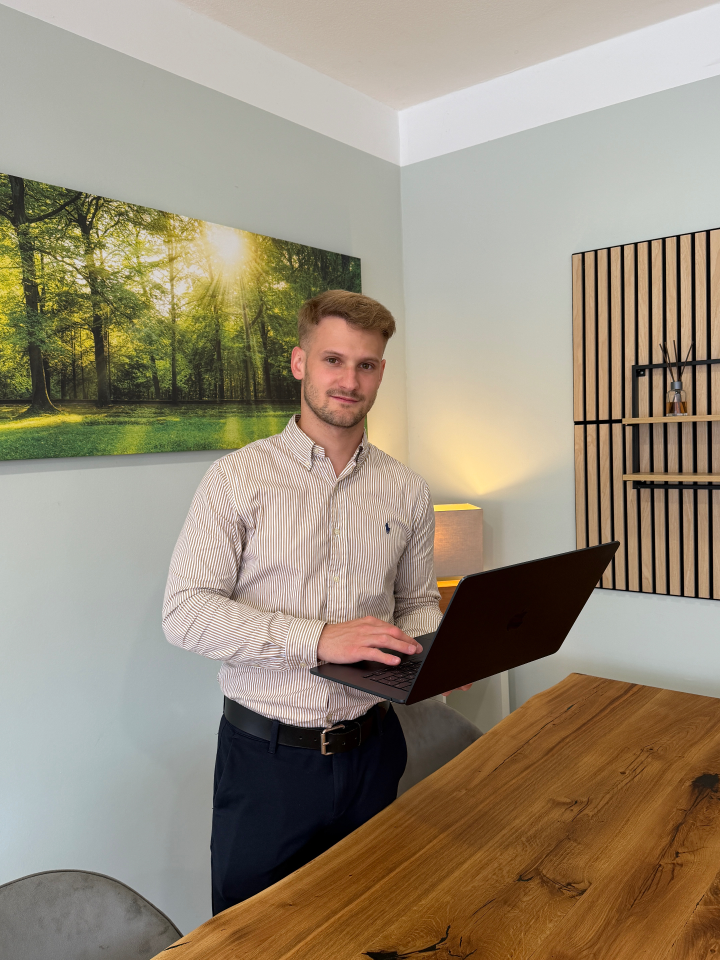 Nikos, Gründer des Designertisch Business Programms